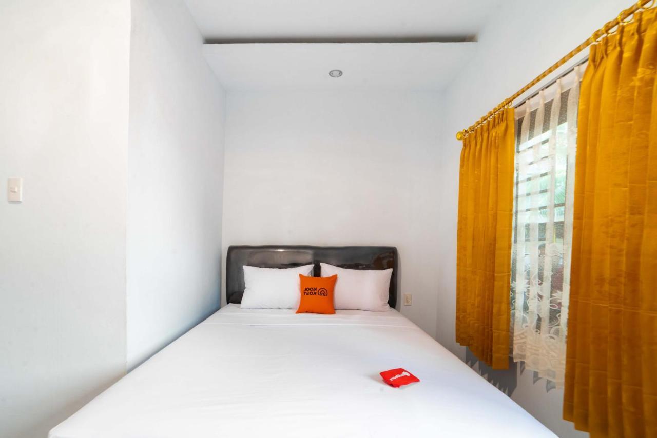 Reddoorz Plus Near Soekarno Hatta Airport Taman Mahkota Hotel Tangerang Exterior photo